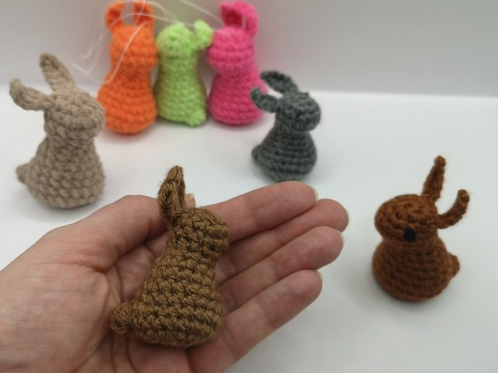 Mini-Hase ohne Zusammennähen - Häkelanleitung von NiggyArts