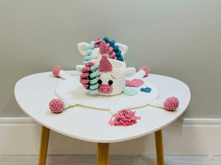 Häkelanleitung Einhorn für Baby-Tischdekoration