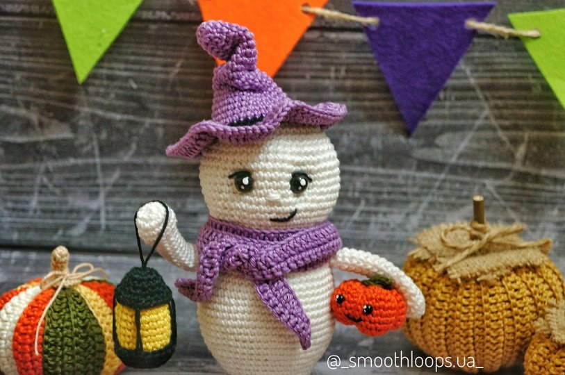 Crochet Ghost with Lantern and Pumpkin - Halloween Amigurumi Pattern