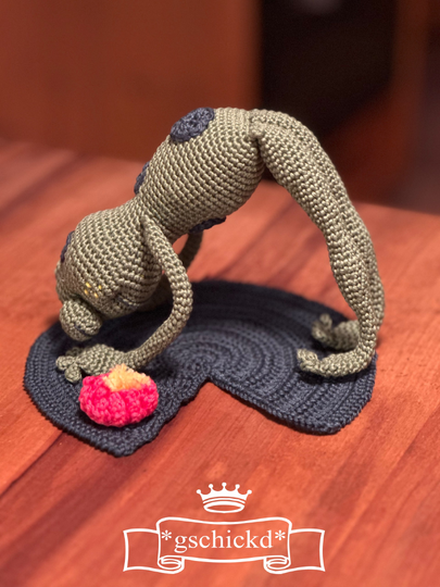 Yogifrog – Amigurumi Crochet Pattern with Wire Armature (PDF, US Terminolog