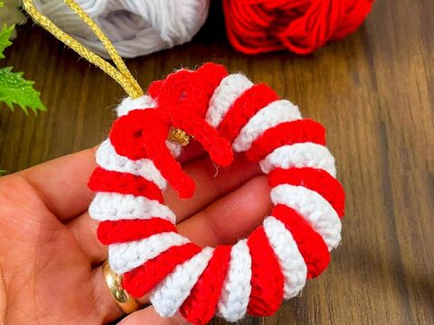 Candy Cane Wreath Crochet Pattern PDF – Easy Holiday Ornament Tutorial
