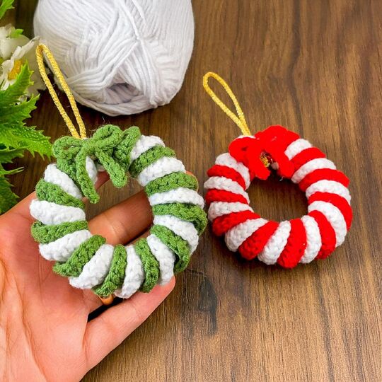 Candy Cane Wreath Crochet Pattern PDF – Easy Holiday Ornament Tutorial