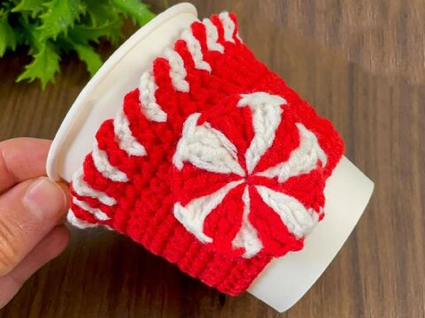 Candy Swirl Cozy – Christmas Cup Cozy Crochet Pattern (PDF Tutorial)
