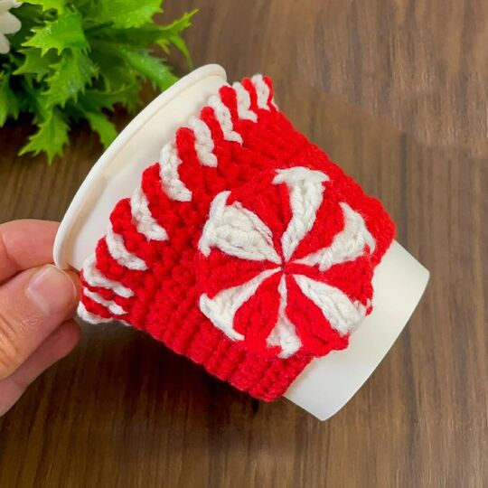 Candy Swirl Cozy – Christmas Cup Cozy Crochet Pattern (PDF Tutorial)
