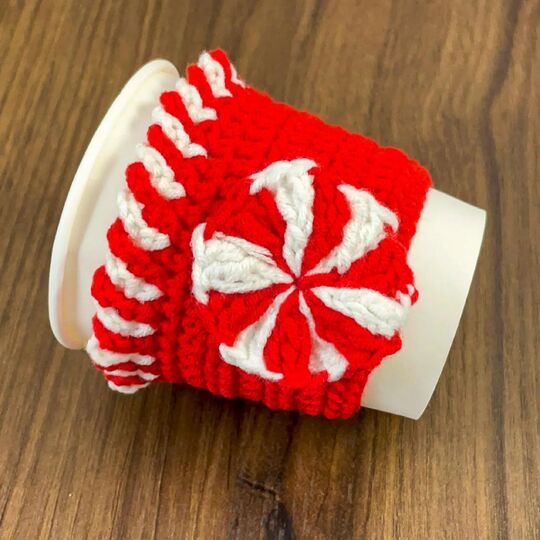 Candy Swirl Cozy – Christmas Cup Cozy Crochet Pattern (PDF Tutorial)