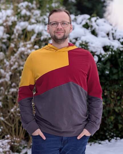 Schnittmuster und Nähanleitung Sweater Hoodie Skylar für Herren 42-60