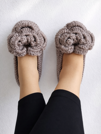 S13 Crochet pattern for warm house slippers with a double sole. “Orchid” mo