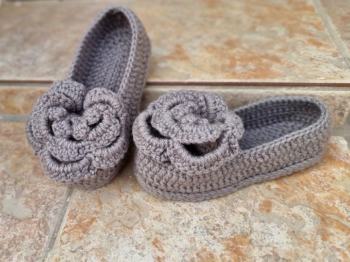 S13 Crochet pattern for warm house slippers with a double sole. “Orchid” mo