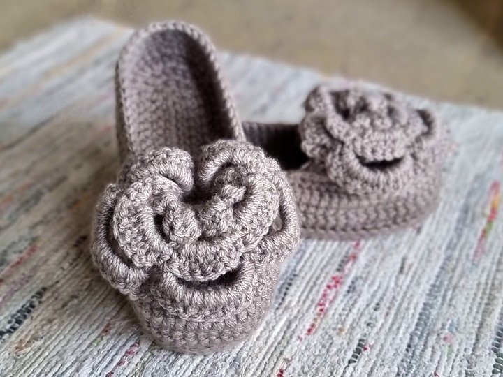 S13 Crochet pattern for warm house slippers with a double sole. “Orchid” mo