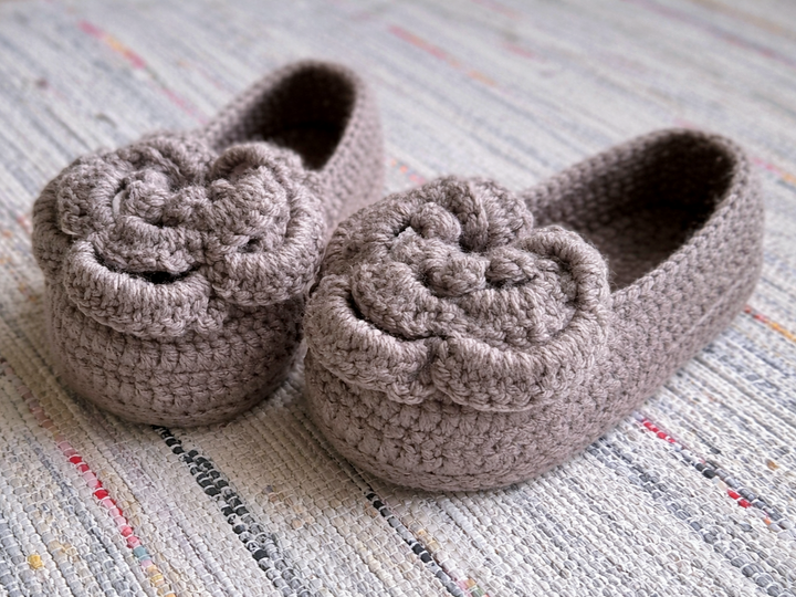 S13 Crochet pattern for warm house slippers with a double sole. “Orchid” mo