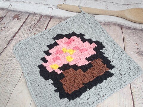 Beginner’s Step-by-Step Guide for a cupcake potholder corner to corner croc