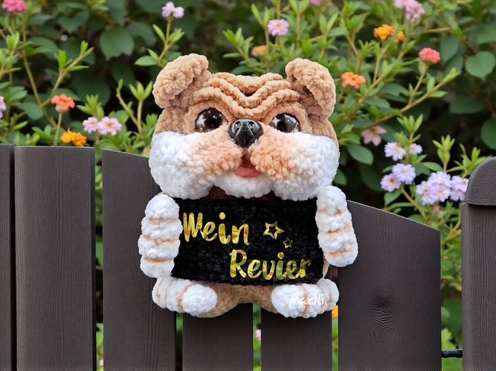 Crochet pattern Guard dog - door decoration/desk display/cuddly toy