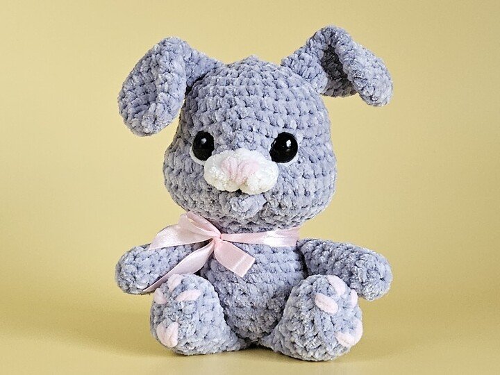 Häkelanleitung Stups der kleine Hase – flauschiges Amigurumi Kuschelhäschen
