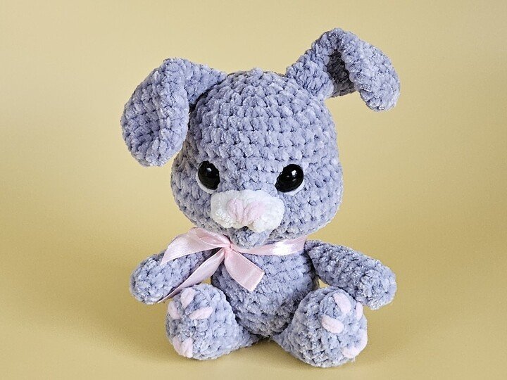 Häkelanleitung Stups der kleine Hase – flauschiges Amigurumi Kuschelhäschen