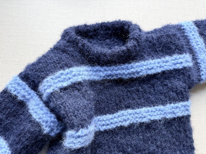 Kinderpullover Caia – Strickanleitung Gr. 62–98 | klassischer Streifenpulli