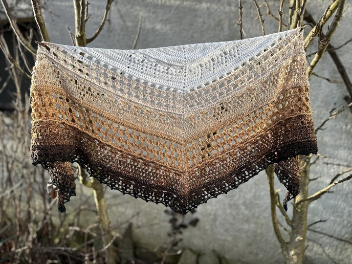 Häkelanleitung flaches Dreieckstuch "Zartwerk"