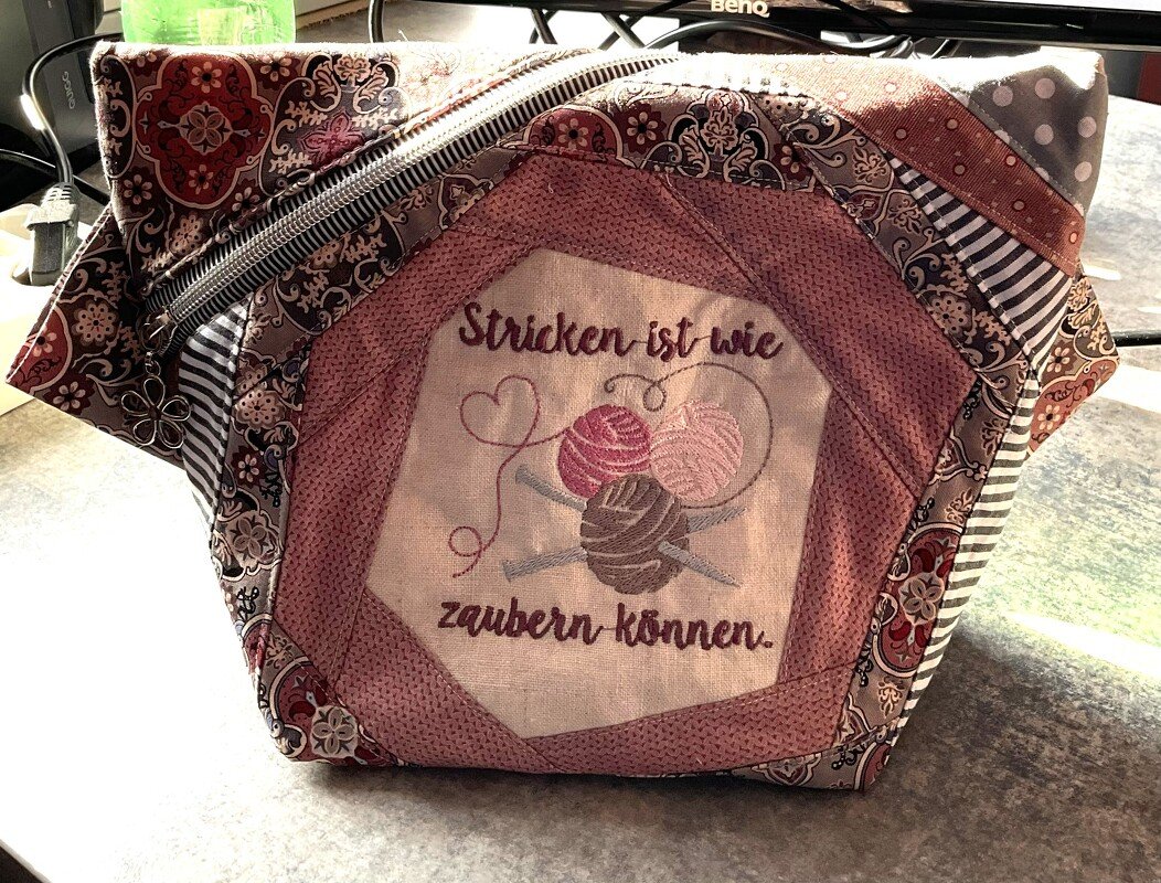 Ebook/Tutorial zum Nähen einer Kosmetiktasche mit schrägem Reißverschluss