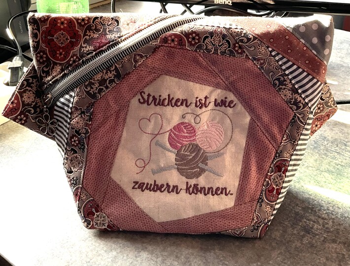 Ebook/Tutorial zum Nähen einer Kosmetiktasche mit schrägem Reißverschluss