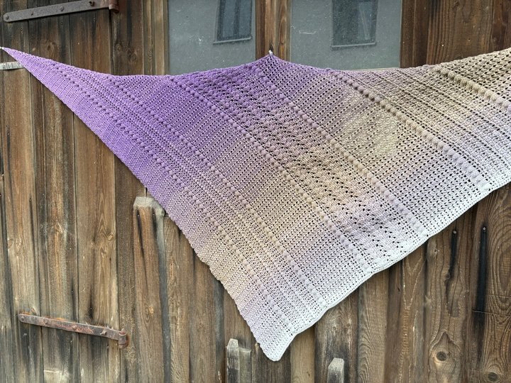 Tiella - asymmetrisches Tuch im Mustermix - quer gehäkelt - in 2 Größen