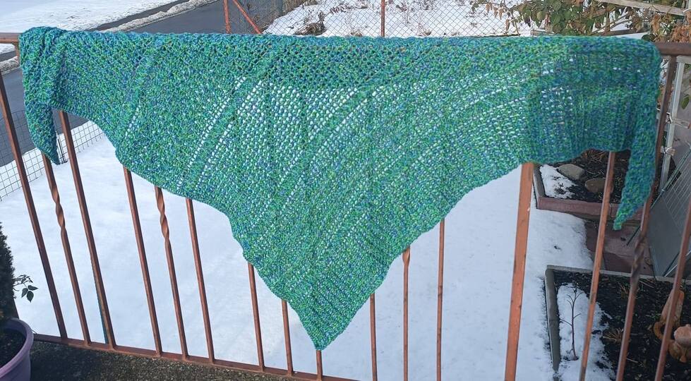 Tiella - asymmetrisches Tuch im Mustermix - quer gehäkelt - in 2 Größen