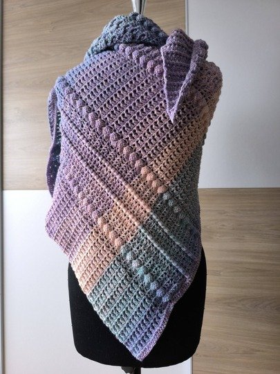 Tiella - asymmetrisches Tuch im Mustermix - quer gehäkelt - in 2 Größen