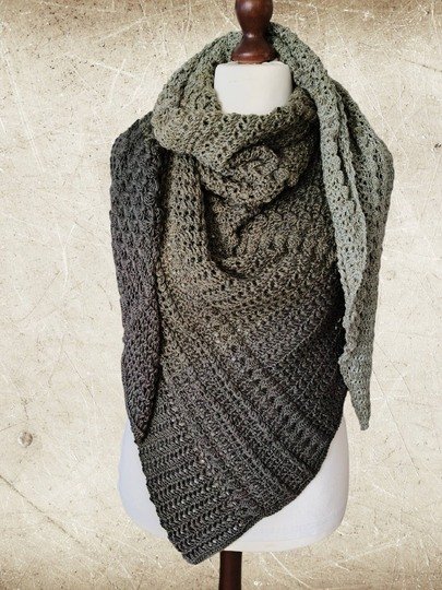 Tiella - asymmetrisches Tuch im Mustermix - quer gehäkelt - in 2 Größen