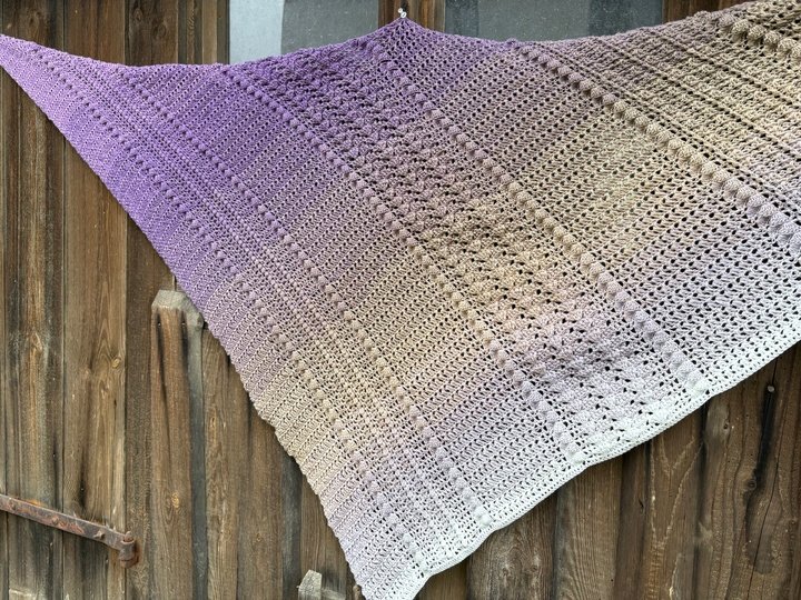 Tiella - asymmetrisches Tuch im Mustermix - quer gehäkelt - in 2 Größen