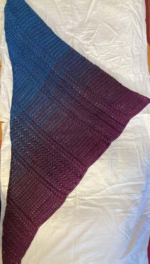 Tiella - asymmetrisches Tuch im Mustermix - quer gehäkelt - in 2 Größen