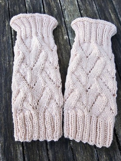 Anethra - eleganter Schal oder Stola im Wellenmuster, Stulpen, ohne Zöpfe