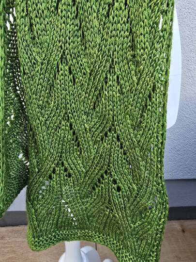 Anethra - eleganter Schal oder Stola im Wellenmuster, Stulpen, ohne Zöpfe