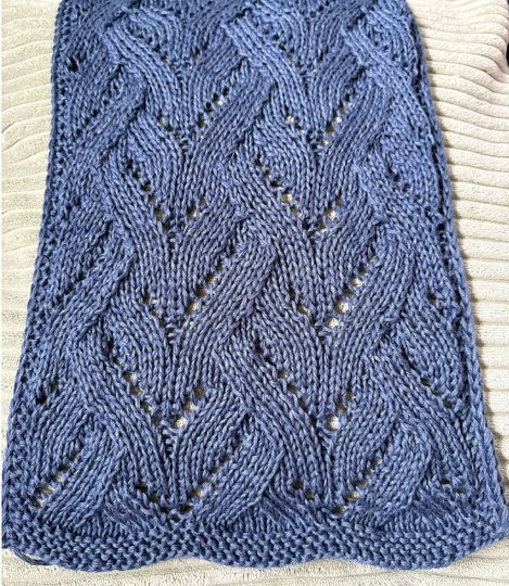 Anethra - eleganter Schal oder Stola im Wellenmuster, Stulpen, ohne Zöpfe