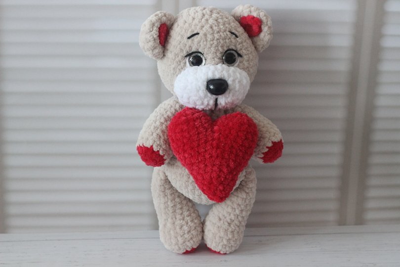Crochet Pattern for Plush Bear with Heart