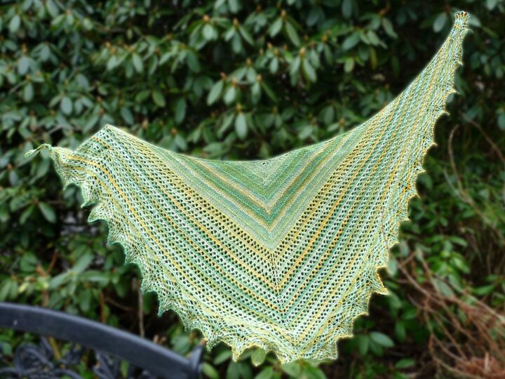 Happy Easter Shawl, triangular lace shawl, knitting