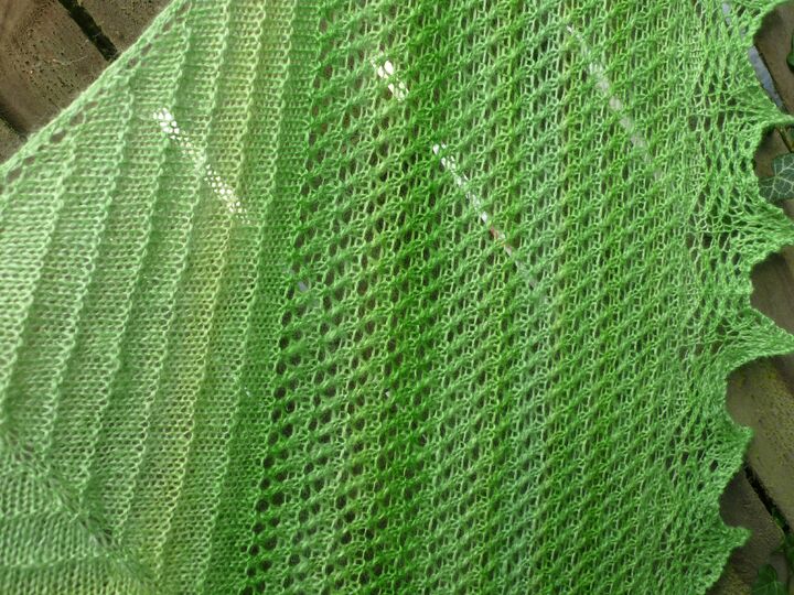 Happy Easter Shawl, triangular lace shawl, knitting