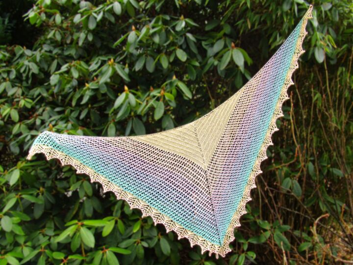 Happy Easter Tuch, Dreiecktstuch, Lochmuster, Lace, Stricken