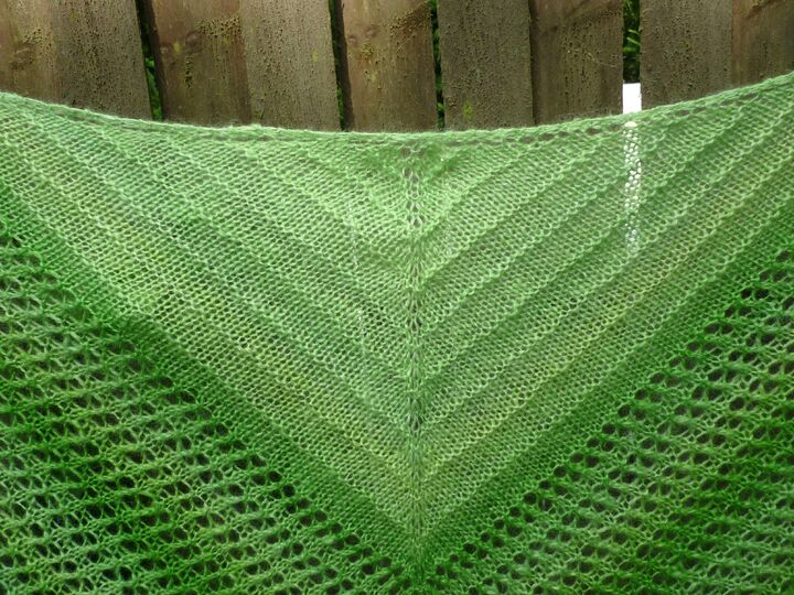 Happy Easter Tuch, Dreiecktstuch, Lochmuster, Lace, Stricken