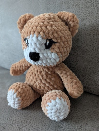 Anleitung Kuschelfreund Bruno: Flauschigen Teddybär häkeln
