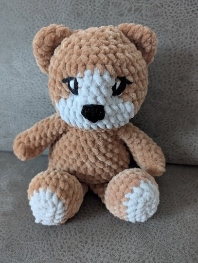 Anleitung Kuschelfreund Bruno: Flauschigen Teddybär häkeln