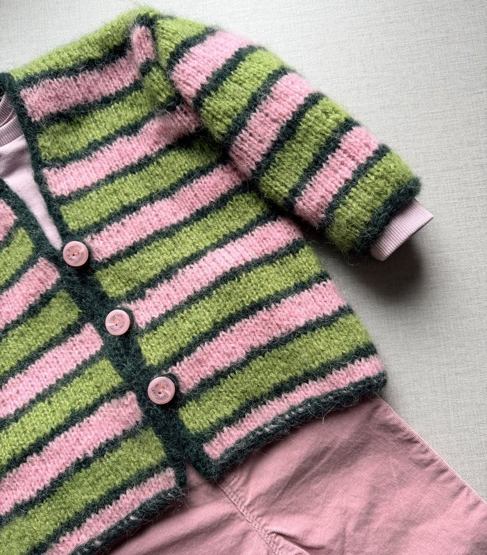 Kinderjacke mit durchgehendem I-Cord-Rand – Top-Down gestrickt, Gr. 80-122 - Bild 3