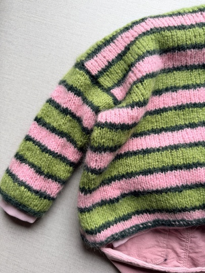 Kinderjacke mit durchgehendem I-Cord-Rand – Top-Down gestrickt, Gr. 80-122