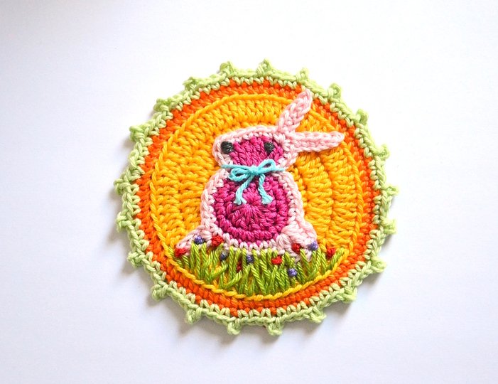 Crochet Pattern Easter Bunny patch appliqué, cute Easter decoration idea