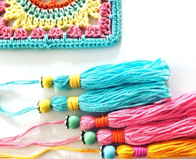 Crochet Pattern Square Dreamcatcher, Wall Hanging Decor, 2 Sizes + 2 Motifs