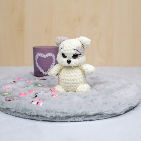 Häkelanleitung Kätzchen „Marshmallow“ – kleine Katze aus Chenillegarn