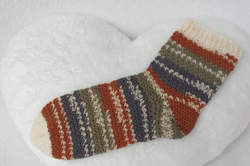 Häkelsocken Frieda mit Bumerang-Ferse für alle Größen, mit jedem Garn