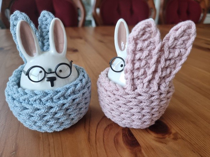 Häkelanleitung Oster-Set „Hase & Frohe Ostern“ – Eierbecher & Osterkörbchen