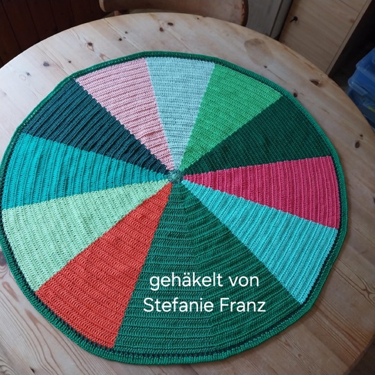 Häkelanleitung für eine runde Tischdecke/Untersetzer/Platzset "12 Farben".