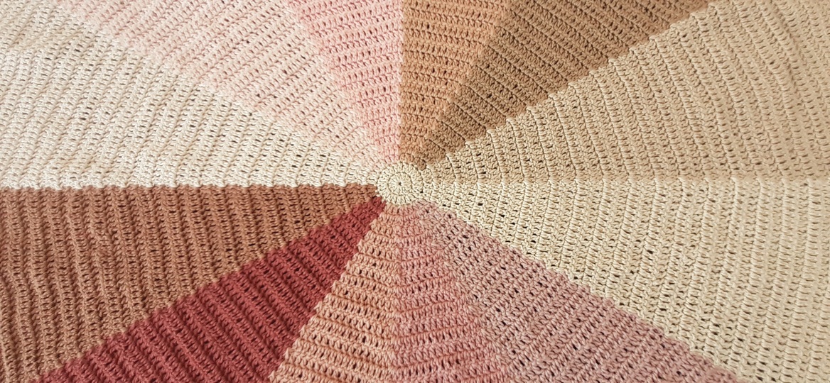 Häkelanleitung für eine runde Tischdecke/Untersetzer/Platzset "12 Farben".