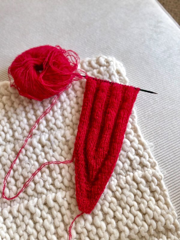 Minischal im Sophie-Scarf-Trend: wendbarer Miniscarf mit Videoanleitung - Bild 7