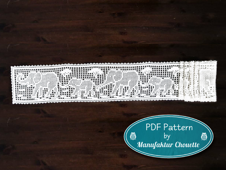 Narrow table runner "Elephants", with repeat pattern and border