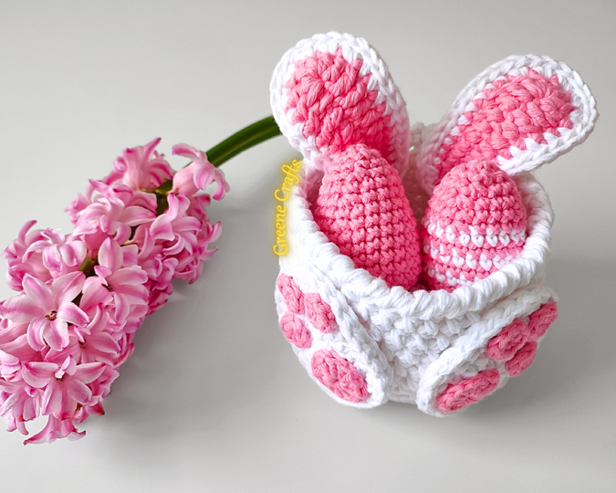 Häkelanleitungen für Ostern: Granny-Square-Huhn, Osterhasenkorb & Eier